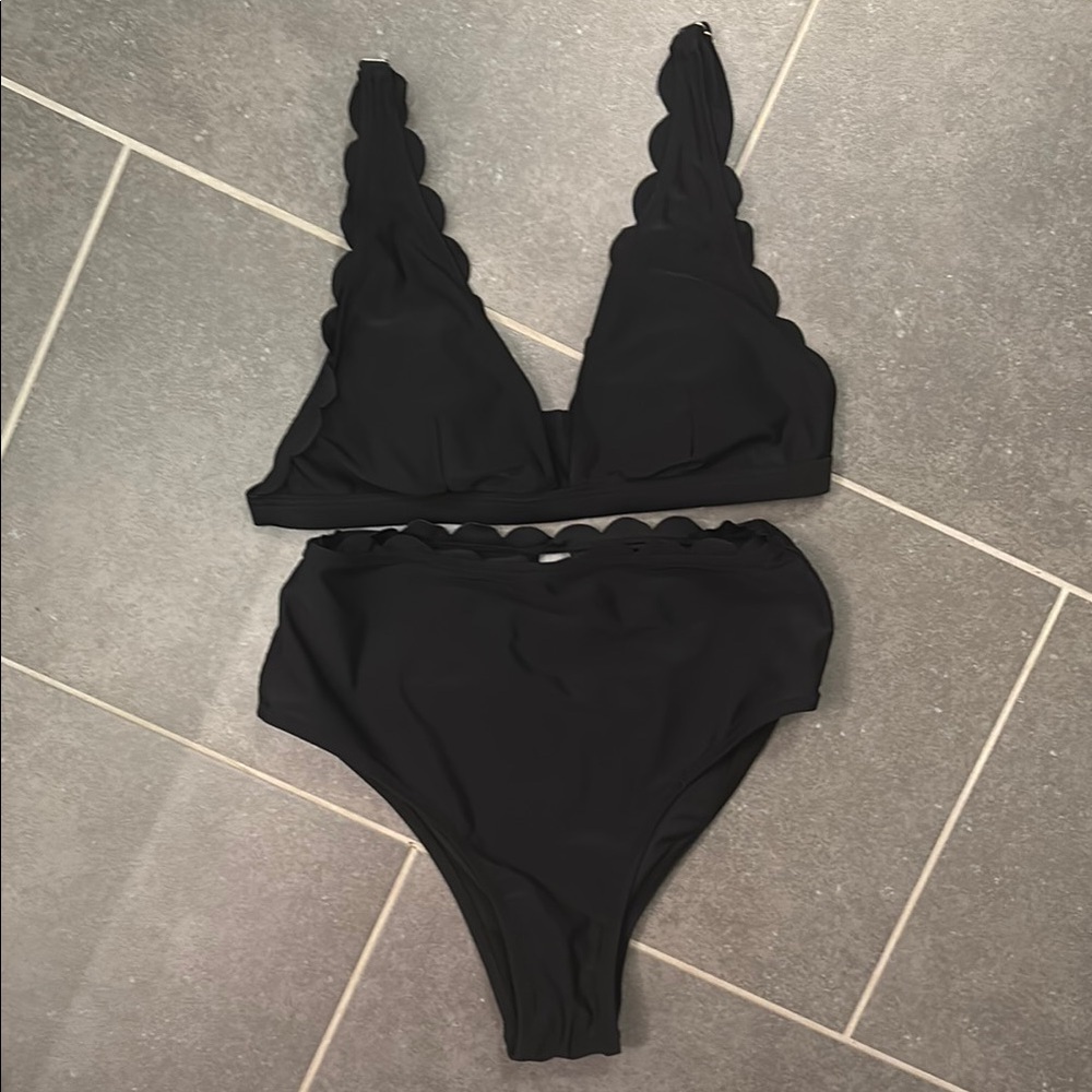 Classic Black Triangle Bikini with Scalloped Edging